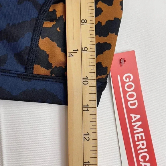 Good American Oasis Zebra Sports Bra - Picture 13 of 13